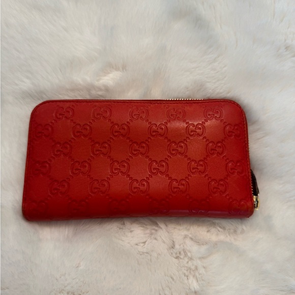 Gucci Red Embossed Leather Wallet - Picture 2 of 8